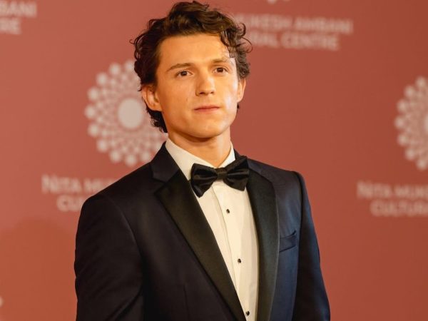 10 celebrities που μίλησαν ανοιχτά για το ταξίδι τους προς την απεξάρτηση από το αλκοόλ και τις ουσίες