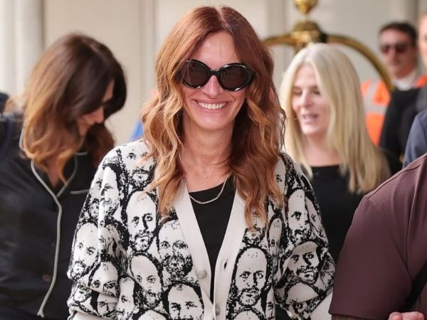Julia Roberts: H μούσα της νέας εποχής Versace στο Φεστιβάλ Βενετίας