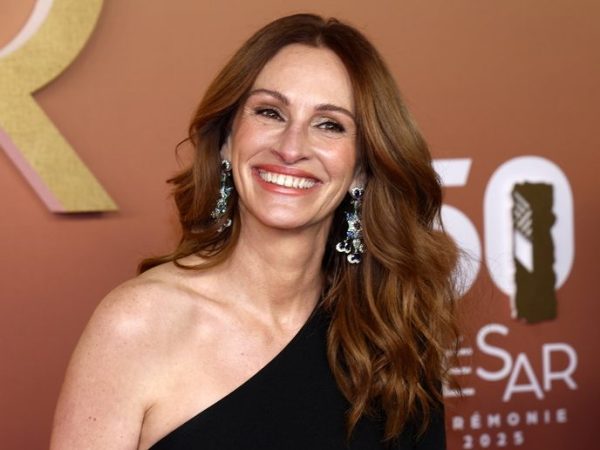 Julia Roberts: To μήνυμα που κρύβεται πίσω από τη viral εμφάνιση της ηθοποιού στο Φεστιβάλ Βενετίας