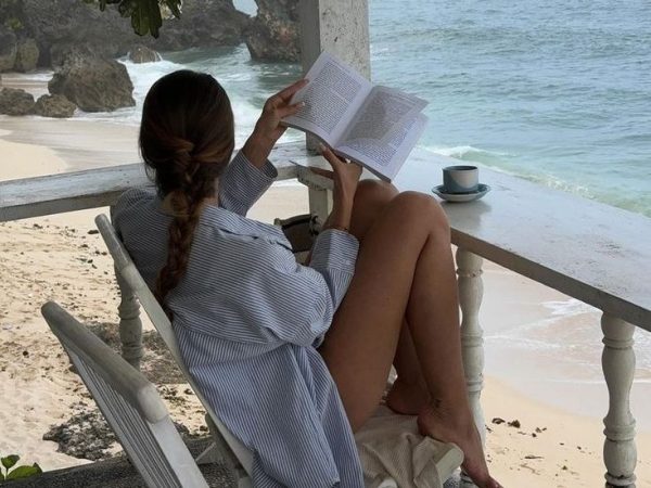 Επιστροφή στη ρουτίνα μετά τις διακοπές – 7 μικρές συνήθειες που θα σε βοηθήσουν να προσαρμοστείς