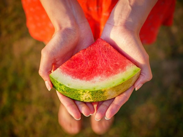 Μην πετάς τις φλούδες καρπουζιού! 5 eco-friendly τρόποι να το ξαναχρησιμοποιήσεις 