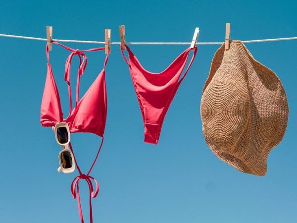 Το κόλπο για να στεγνώνει πιο γρήγορα το μαγιό σου χωρίς να κρατάει μυρωδιές