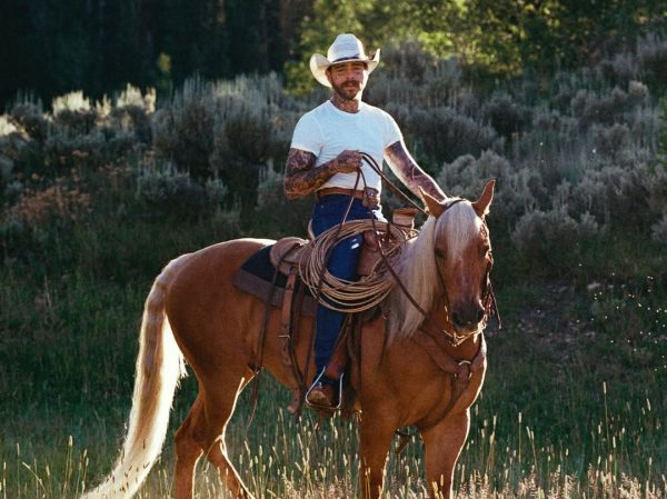 O Post Malone αποκαλύπτει τη νέα συλλογή Skims Men’s στη φύση της Utah