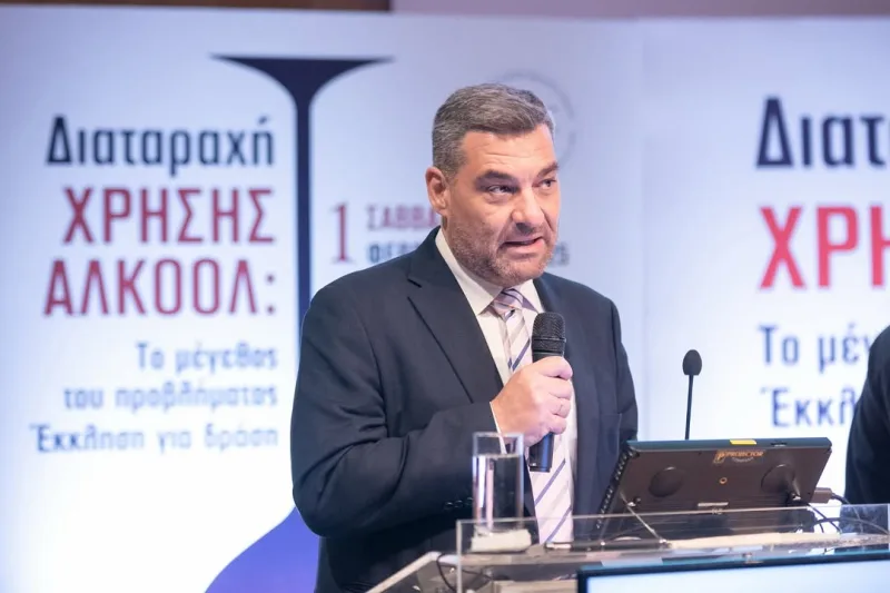 Open Μάνος Νιφλής
