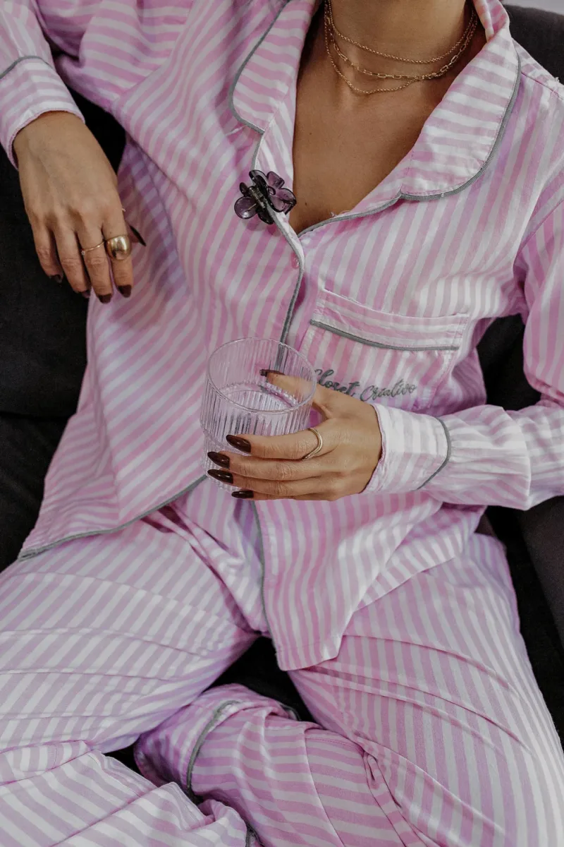 Τι να κάνεις πριν κοιμηθείς για να μην ξυπνήσεις λουσμένη στον ιδρώτα