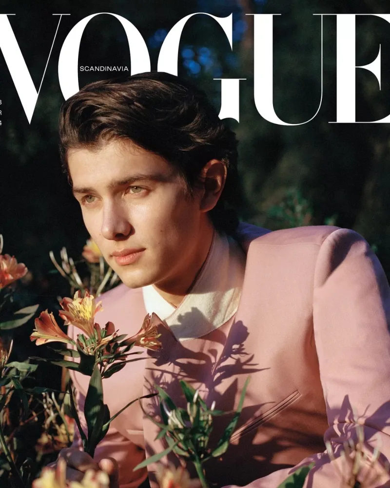 Ο Nikolai της Δανίας ποζάρει για το εξώφυλλο του Vogue Scandinavia.