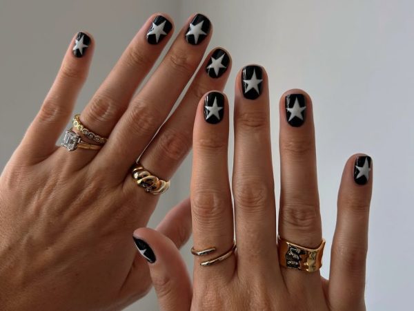 90s nails: 10 τάσεις που θα κυριαρχήσουν στο μανικιούρ το φθινόπωρο 2025