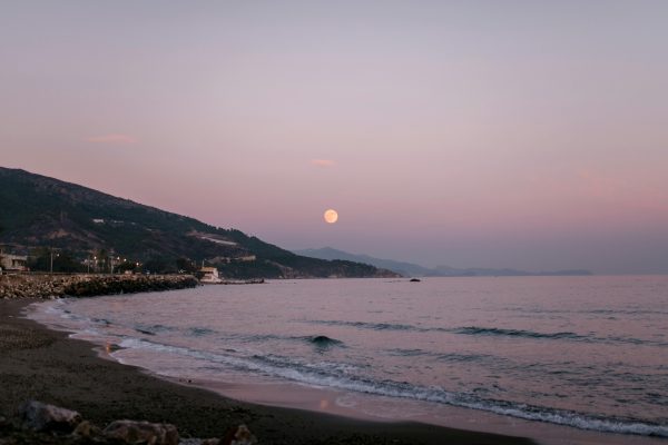 Το Αυγουστιάτικο φεγγάρι του Οξύρρυγχου: Η πιο μυστηριώδης Πανσέληνος του χρόνου και η σημασία  της