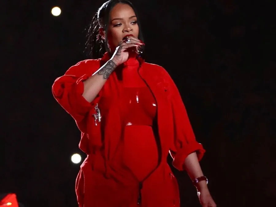 rihanna celebrities εμφανίσεις