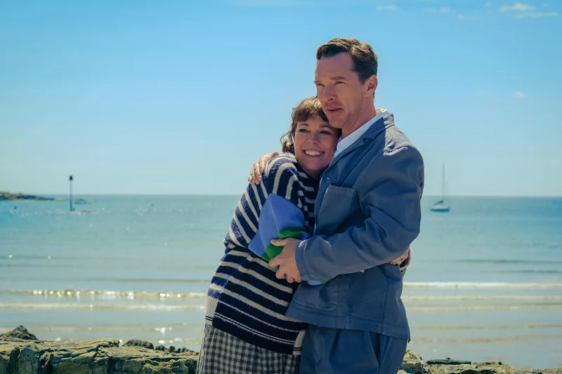 Η Olivia Colman και ο Benedict Cumberbatch στην ταινία The Roses.