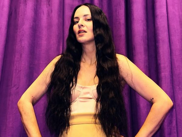 Η Geneviéve Majari στο OK!: «Συνεχίζουμε και γυρίζουμε επεισόδια για το First Dates»