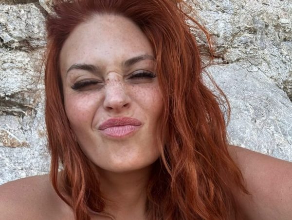Η Σίσσυ Χρηστίδου κάνει διακοπές στα Κύθηρα και υποκλίνεται στην ομορφιά τους