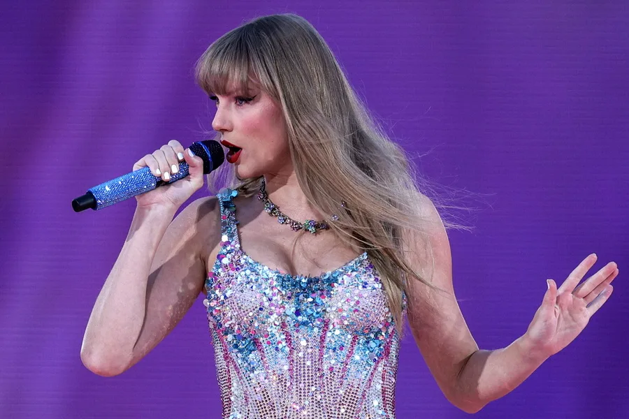 Η Taylor Swift σε ιδιωτική συναυλία για τον Jeff Jarrett και την οικογένειά του.