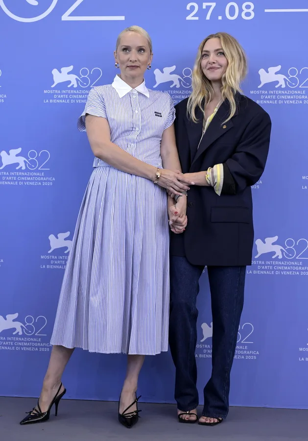 Η Amanda Seyfried στο Φεστιβάλ Βενετίας 2025 για την ταινία The Testament of Ann Lee.