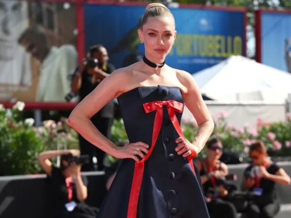 Η Amanda Seyfried στο Φεστιβάλ Βενετίας 2025 για την ταινία The Testament of Ann Lee.