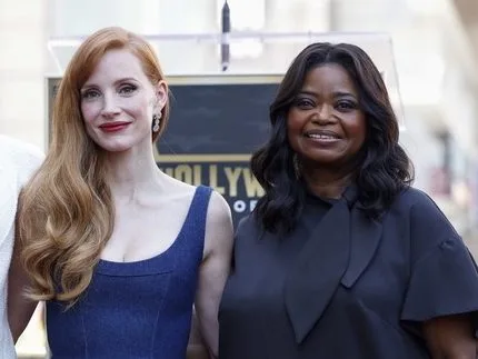 Οι ηθοποιοί Octavia Spencer και Jessica Chastain σε κοινή τους εμφάνιση.