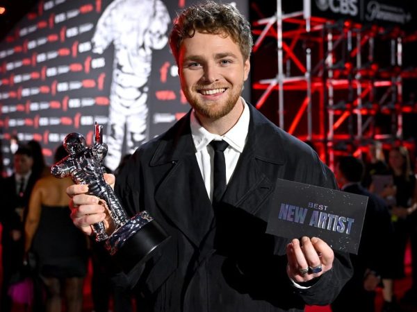 MTV VMAs 2025: Όσα δεν ξερεις για τον Alex Warren, τον Νο1 νέο καλλιτέχνη της χρονιάς