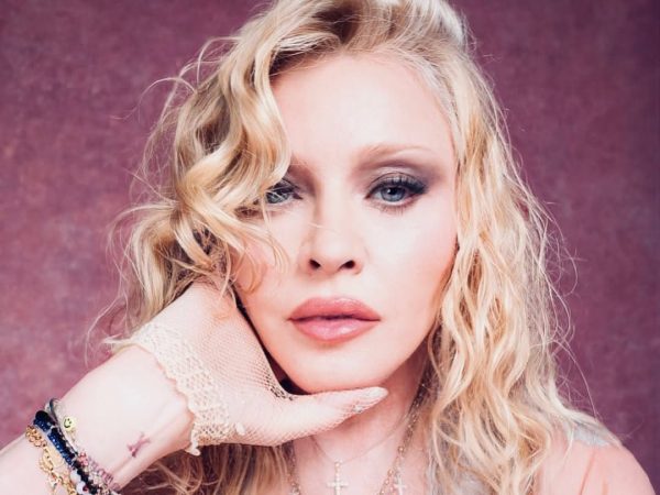 Η Madonna κάνει comeback στη δισκογραφία εγκαινιάζοντας νέα εποχή με νέο look