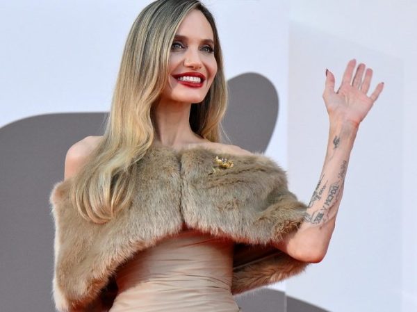 Angelina Jolie: Δίνει φωνή στις γυναίκες του Κονγκό μέσα από μια ταινία με παγκόσμιο μήνυμα