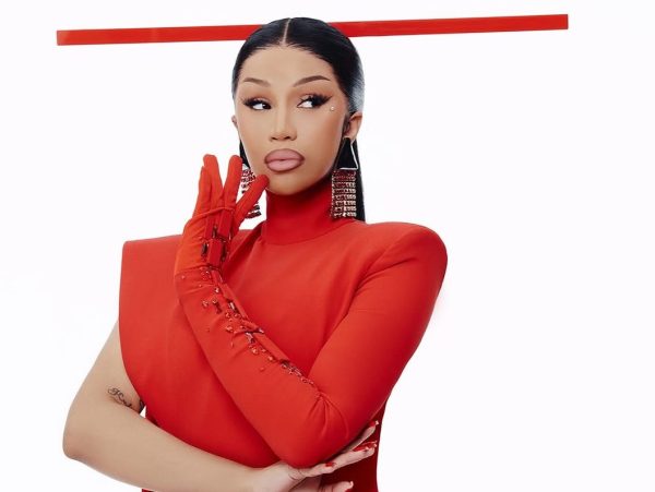 Cardi B: Η εκρηκτική επιστροφή στη σκηνή με το «Little Miss Drama Tour»