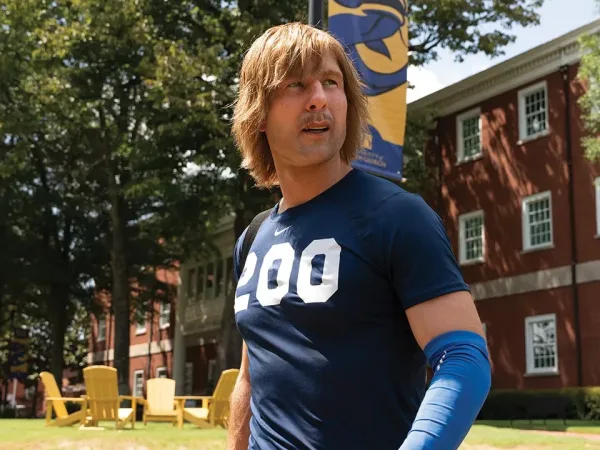 Chad Powers: Ο Glen Powell επιστρέφει στη μικρή οθόνη – Δες το trailer