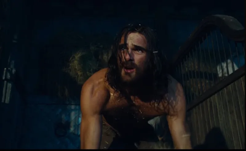 Η σκηνοθέτις Emerald Fennell και οι πρωταγωνιστές Margot Robbie και Jacob Elordi για την ταινία Ανεμοδαρμένα Ύψη.