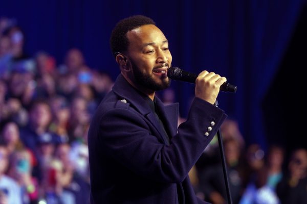 Νέα συνεργασία-έκπληξη: John Legend και Dionne Warwick στο «Where Is Your Heart»