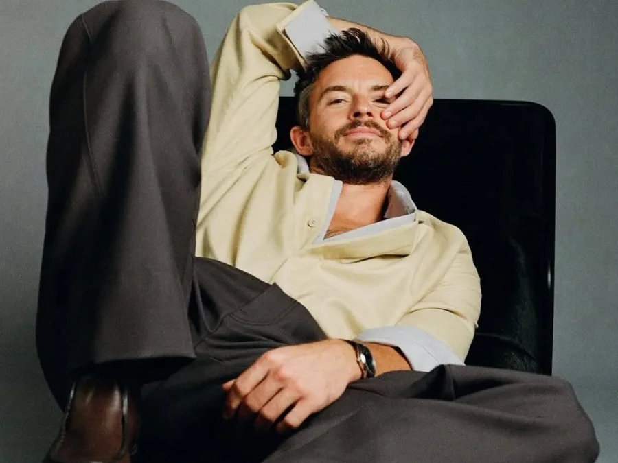 Jonathan Bailey