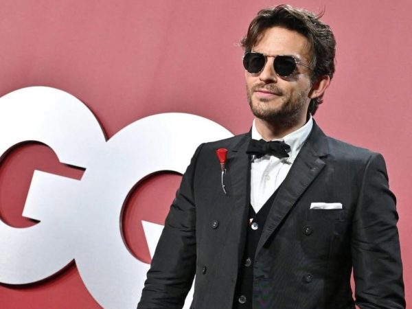 Ο Jonathan Bailey είναι ο πιο sexy άνδρας του 2025 και δεν υπάρχει αμφιβολία
