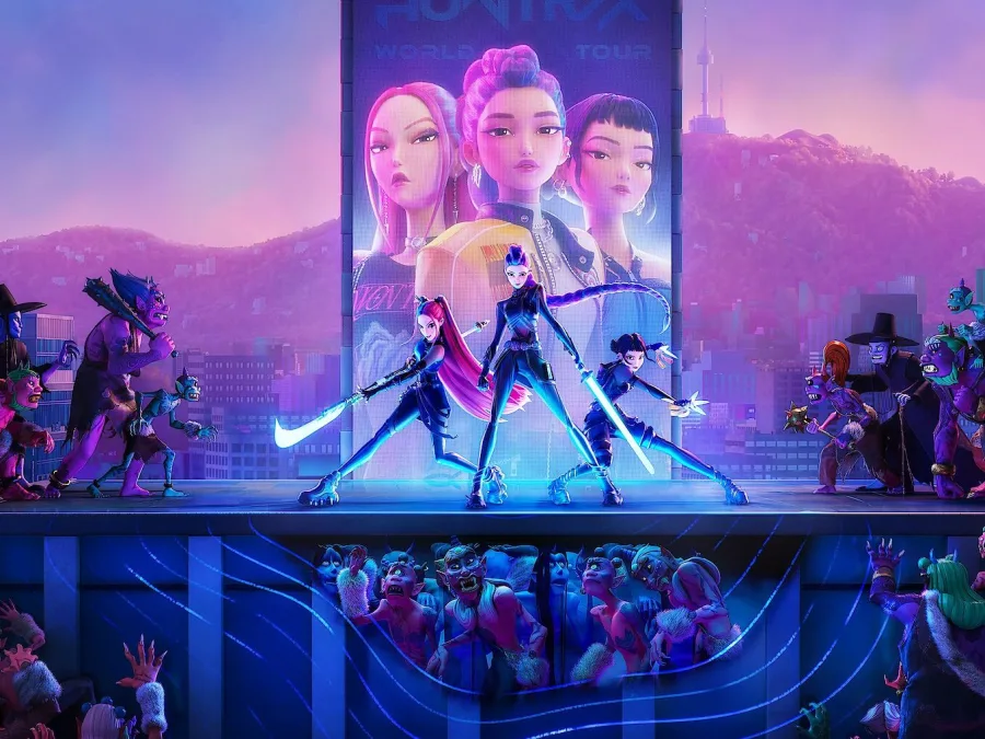 Αφίσα της ταινίας KPop Demon Hunters με τρεις ηρωίδες να μάχονται τέρατα.