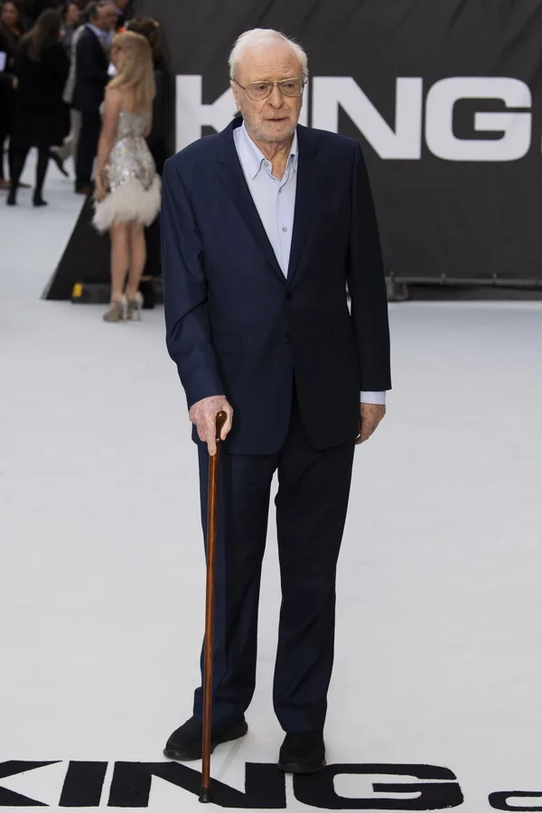 Ο ηθοποιός Michael Caine σε επίσημη εμφάνιση, πρωταγωνιστής της ταινίας The Last Witch Hunter.