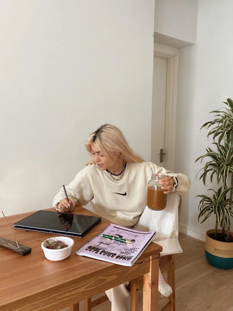 Office Frogging: Το φαινόμενο που αλλάζει το παιχνίδι στην καριέρα της Gen Z