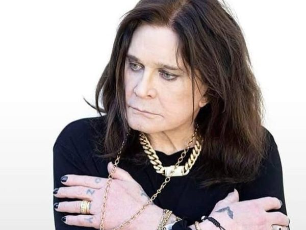 Ο Ozzy Osbourne όπως δεν τον έχεις ξαναδεί σε σόου με παιδιά