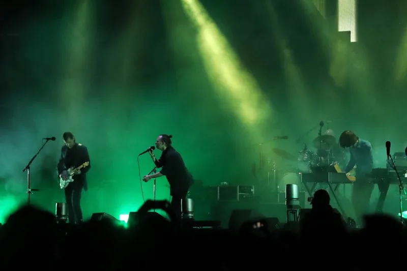 Το συγκρότημα των Radiohead σε συναυλία, με αφορμή την ανακοίνωση της νέας τους περιοδείας.