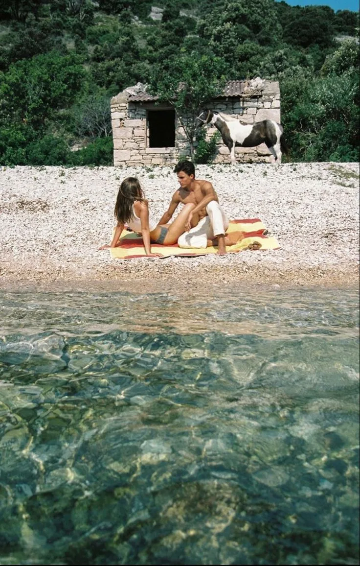 Beige Flags: Τα «ήσυχα» red flags που τρελαίνουν τη Gen Z στα ραντεβού