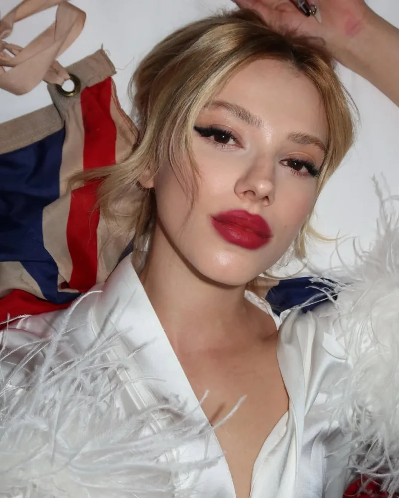 Blurred lips