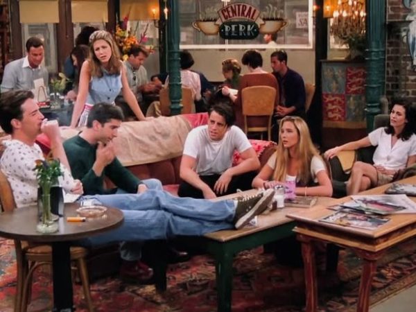 Χειμώνιασε; Τα καλύτερα επεισόδια των «Friends» για να δεις από τη ζεστασιά του σπιτιού σου