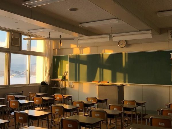 Η αλήθεια για το πρώτο θρανίο και το μυστήριο του γιατί δεν είσαι εσύ εκεί