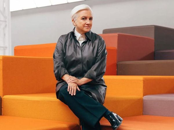 Fendi: Η Silvia Venturini παραδίδει τη σκυτάλη – Ποιος θα είναι ο νέος καλλιτεχνικός διευθυντής