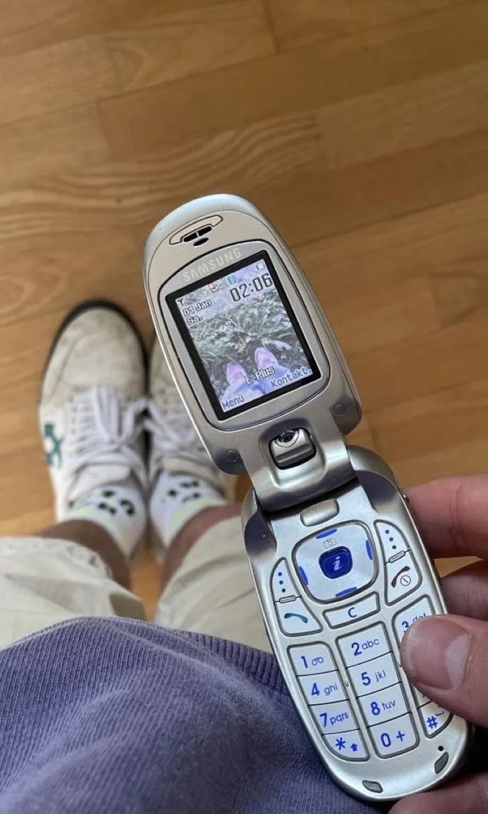flip_phones