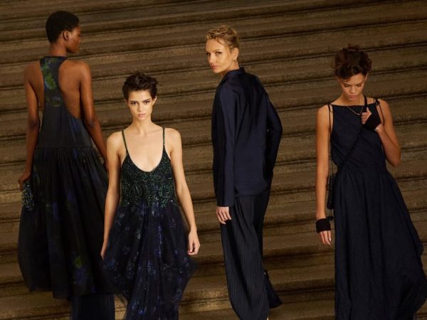Το ύστατο αντίο του Giorgio Armani μέσα από τη λάμψη της τελευταία του συλλογής «Pantelleria, Milano»