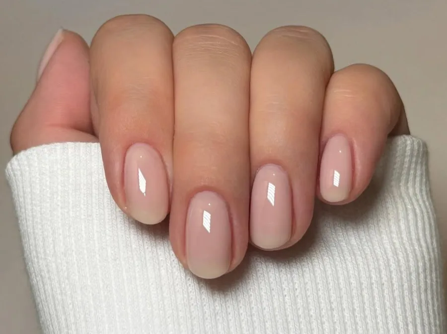 glossy_nails