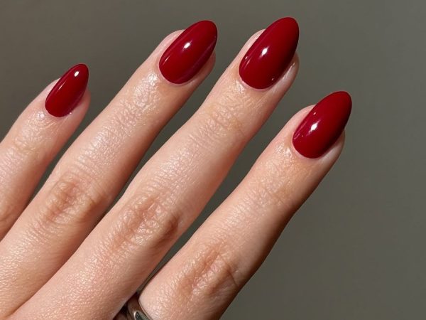 Ιταλικό μανικιούρ: Το κόλπο των nail artists για επιμήκυνση χωρίς έξτρα μήκος