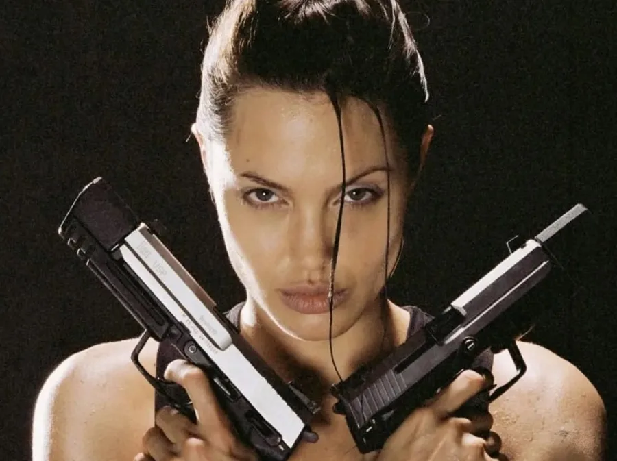 Μετά την Angelina Jolie αυτή είναι η νέα Lara Croft