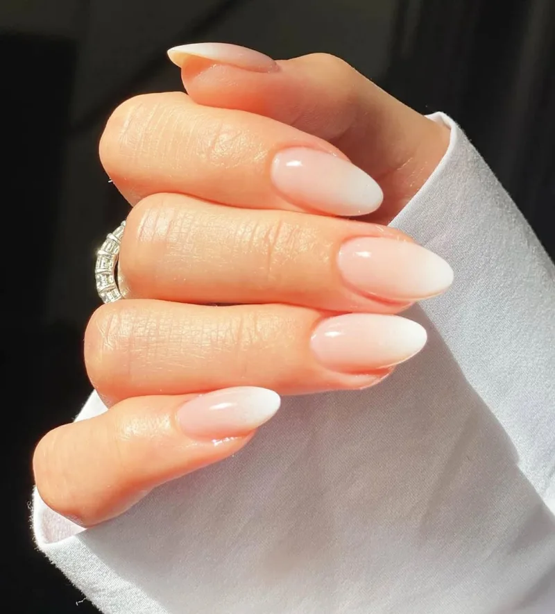 milky_nails
