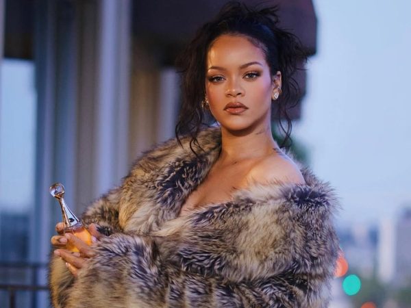 Rihanna: Μαμά για 3η φορά; Γιατί δεν αποκαλύπτει πως γέννησε