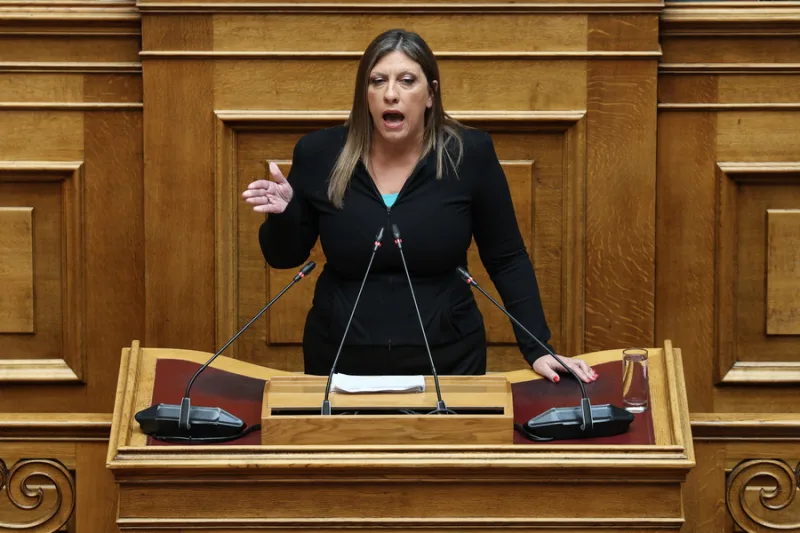 Η πρόεδρος της Πλεύσης Ελευθερίας Ζωή Κωνσταντοπούλου σε άρθρο για το πόθεν έσχες των πολιτικών.