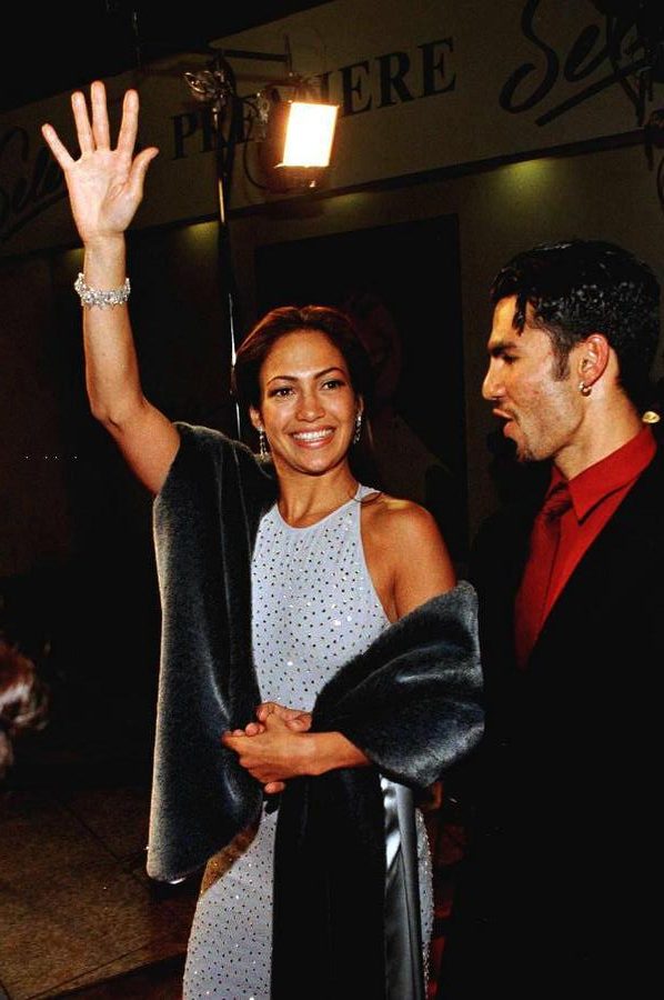 Η Jennifer Lopez και ο Ojani Noa στην πρεμιέρα της ταινίας Selena τον Μάρτιο του 1997.