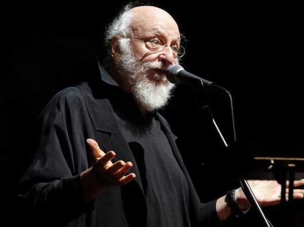 Ο Διονύσης Σαββόπουλος που τραγούδησε με την καρδιά του την ψυχή της Ελλάδας πέρασε στην αιωνιότητα