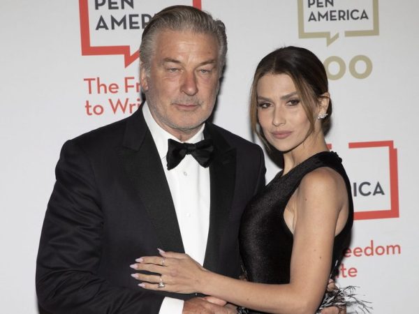 Ο Alec Baldwin έριξε το Range Rover του σε δέντρο και το πήρε ψύχραιμα